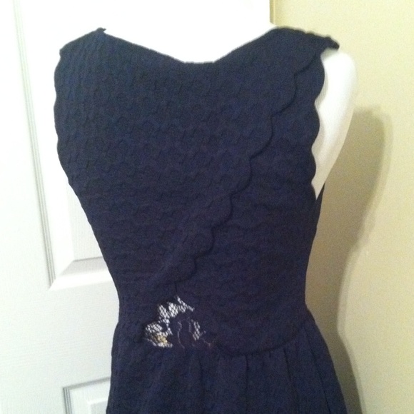 🚫Sold🚫Anthropologie Caye Scalloped Dress - Picture 3 of 4