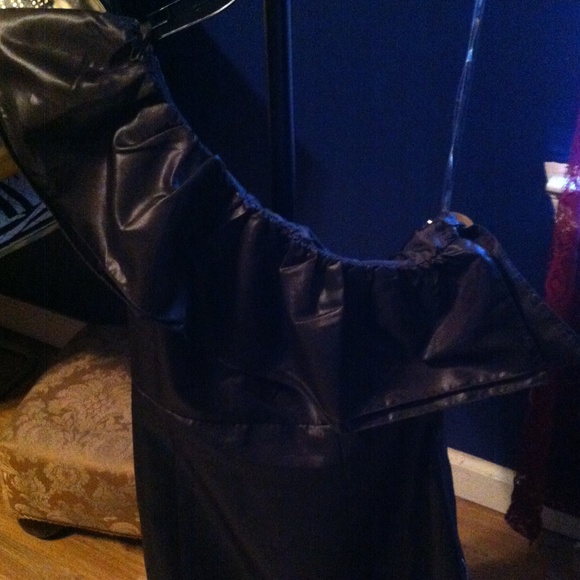 100% Polyester Brown One-Sided Halter Dress - Picture 2 of 4