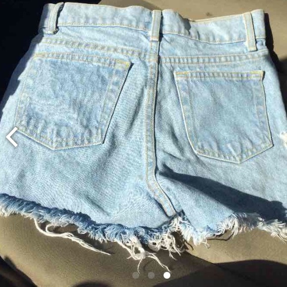 Brandy Melville high waisted shorts - Picture 2 of 3