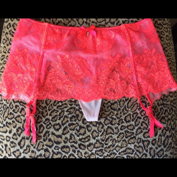 NWT ! Victoria secret garter skirt