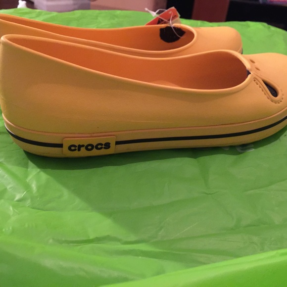 Crocs Flats - Picture 2 of 3