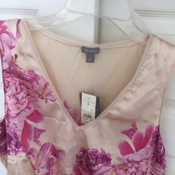 Size S New Ann Taylor sleeves-less top - Picture 3 of 4