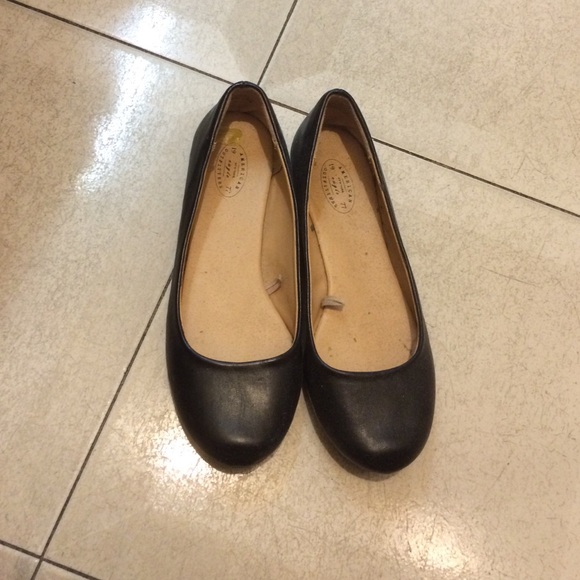 American eagle flats size 6