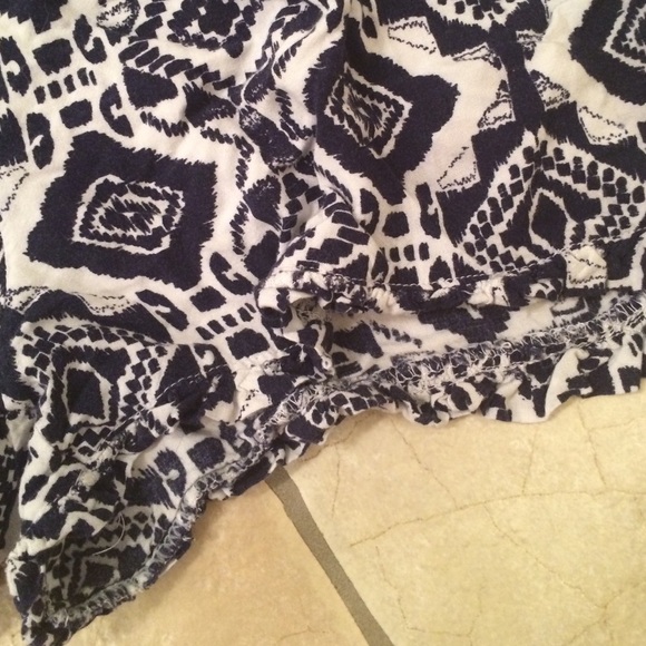 Charlotte Russe tribal shorts size small - Picture 4 of 4