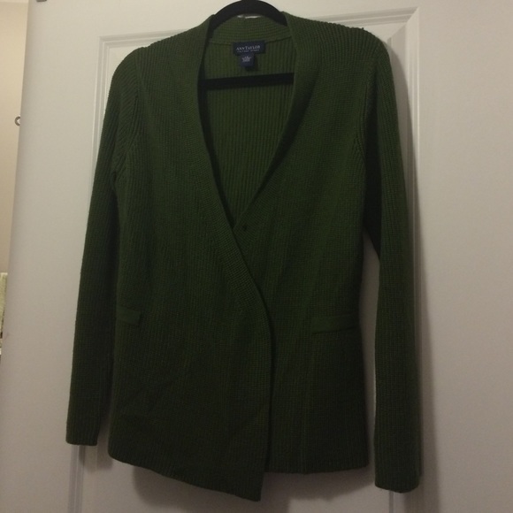 Fabulous Ann Taylor Green Wool Blend Cardigan