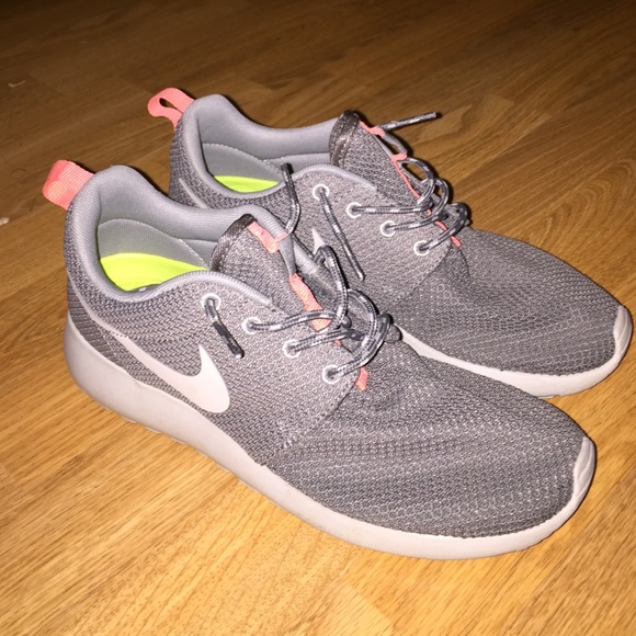 Nike Roshes FOR TRADE