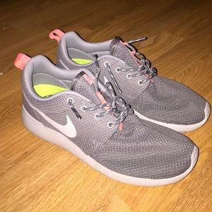 Nike Roshes FOR TRADE