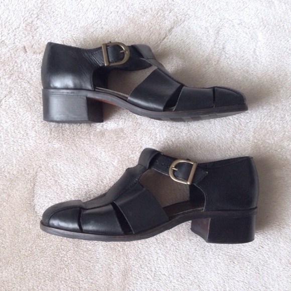 Vintage chunky sandals