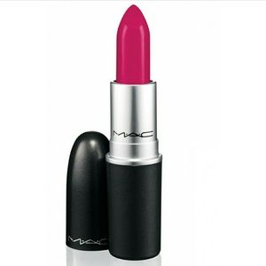New MAC amplified creme lipstick full fuchsia