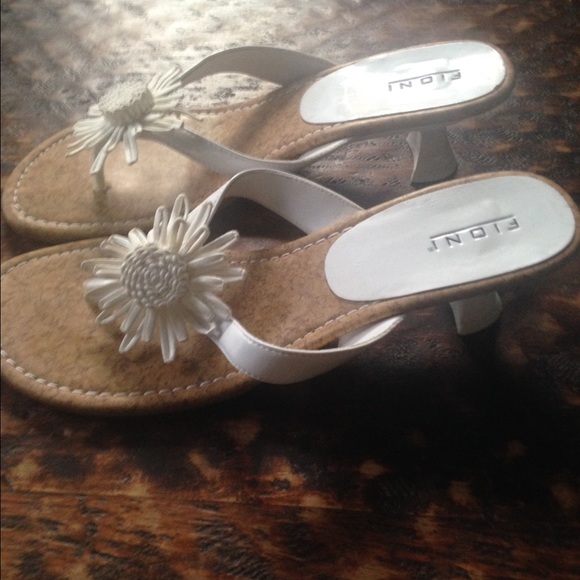Fioni white sandals barely worn