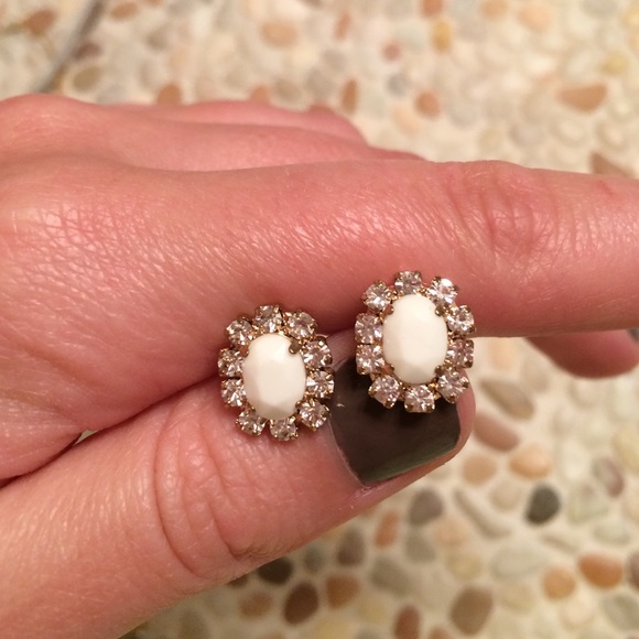White studs - Picture 1 of 1