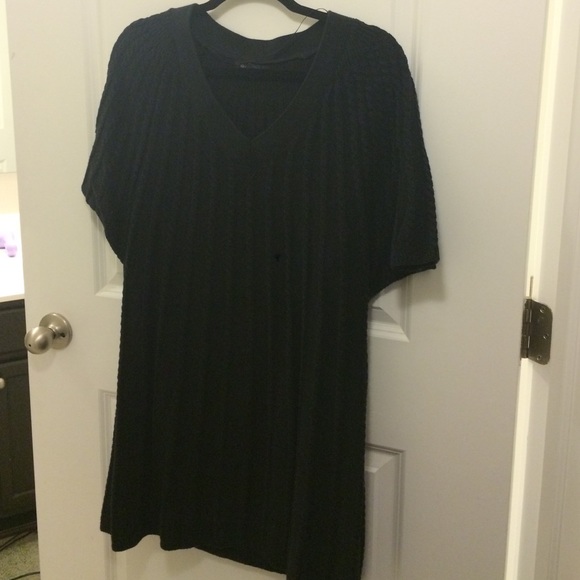 Black cable front short sleeve sweater dress