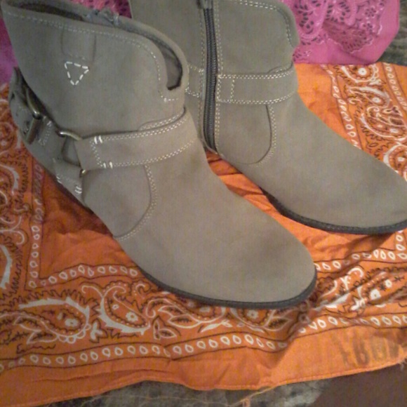 Light brown boots