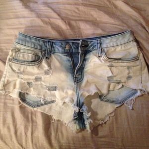 Destroyed denim short shorts