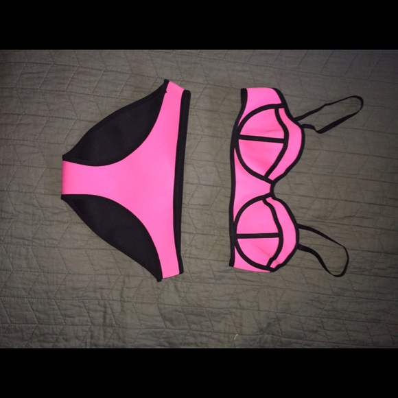 Hot pink Neoprene Triangl bikini