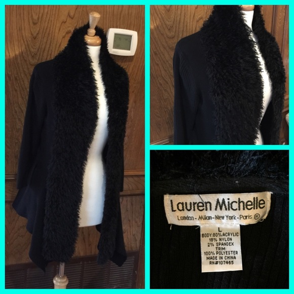 ❤️SOLD❤️  black cardigan  faux fur collar