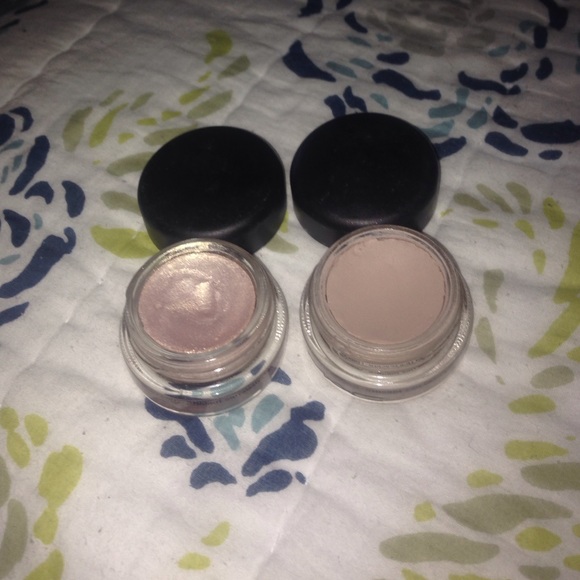 MAC paint pot in Painterly