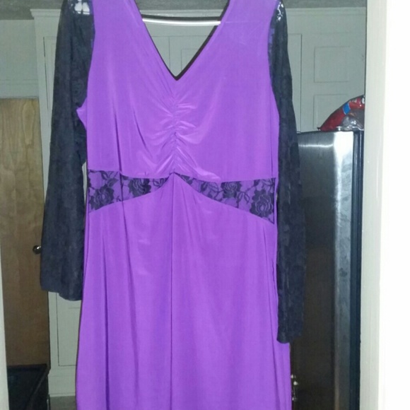 Purple Bodycon dress with lace sleeves