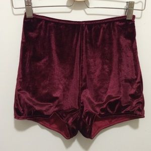 Black Friday 1861 AUS burgundy short shorts