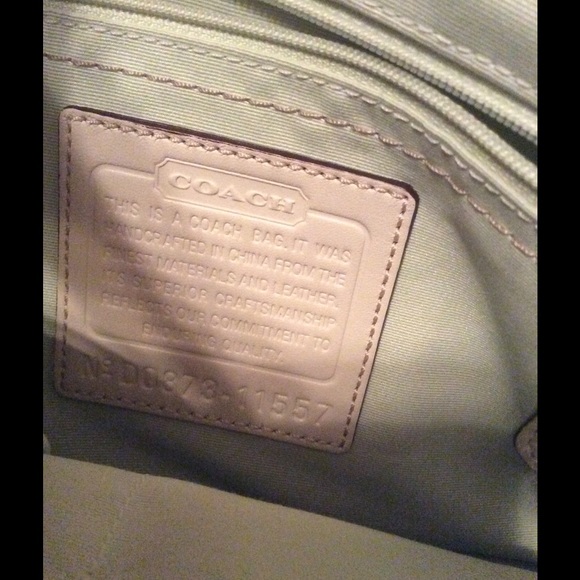 Coach bag with green bow - Picture 4 of 4