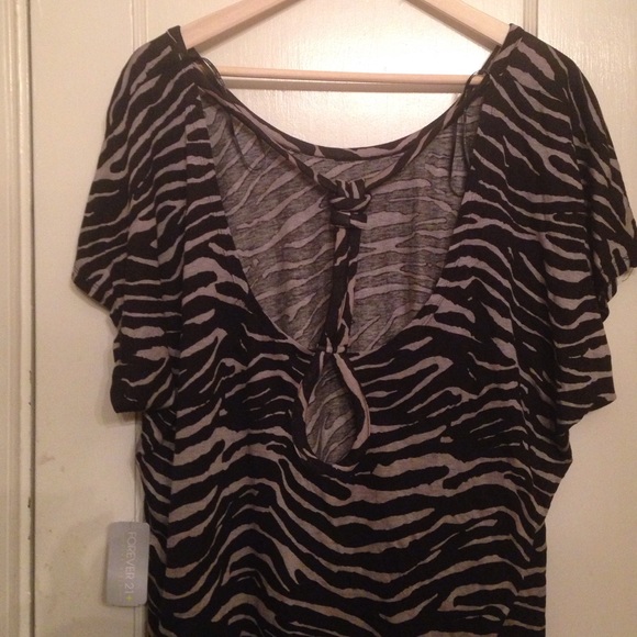 Forever 21 Top w/tie back and cut out - Picture 2 of 2