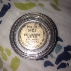 MAC paint pot in Chilled On Ice