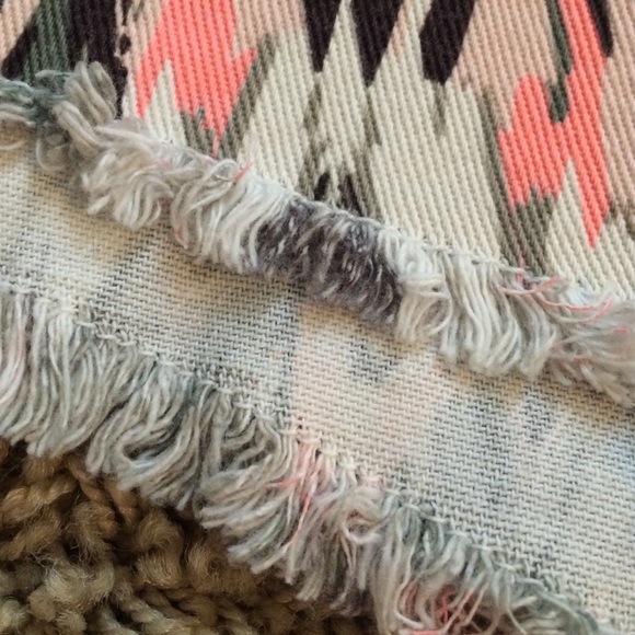 High waisted tribal shorts - Picture 3 of 3