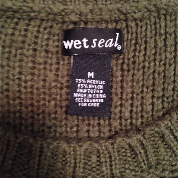 Sweater - Picture 3 of 4