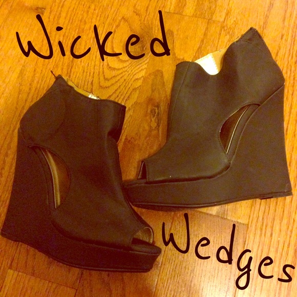 Charlotte Russe Black Cutout Wedges