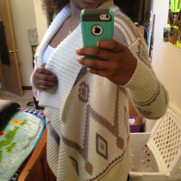 Sweater - Picture 3 of 3