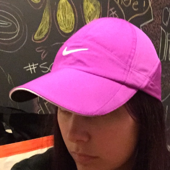 Nike Feather Light 2.0 Tennis/Running Hat
