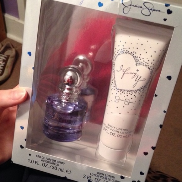 Jessica Simpson perfume and lotion set