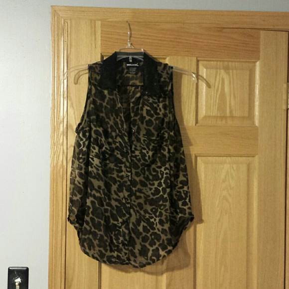 Leopard shear button up - Picture 1 of 2