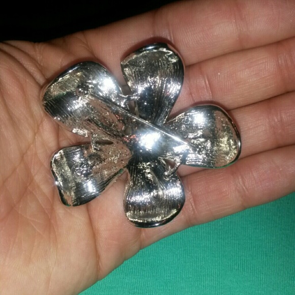 Brooch - Picture 2 of 3