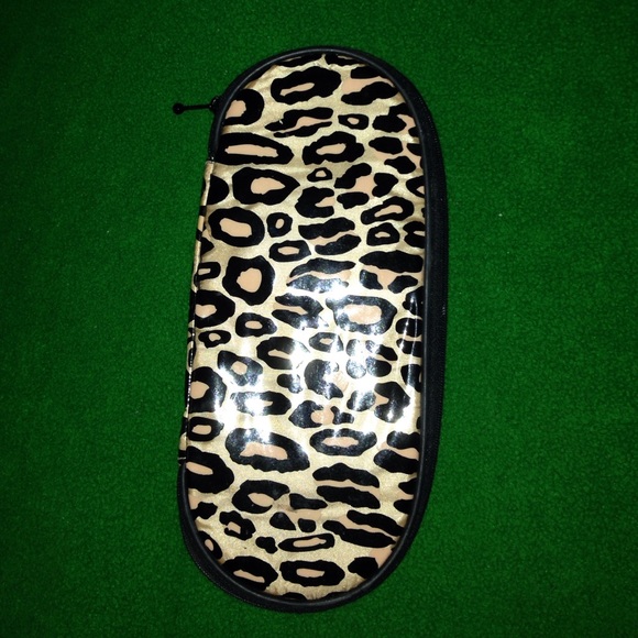 Mac makeup brush case.