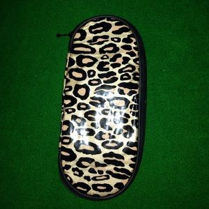 Mac makeup brush case.