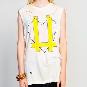 UNIF Inverted Heart Tank