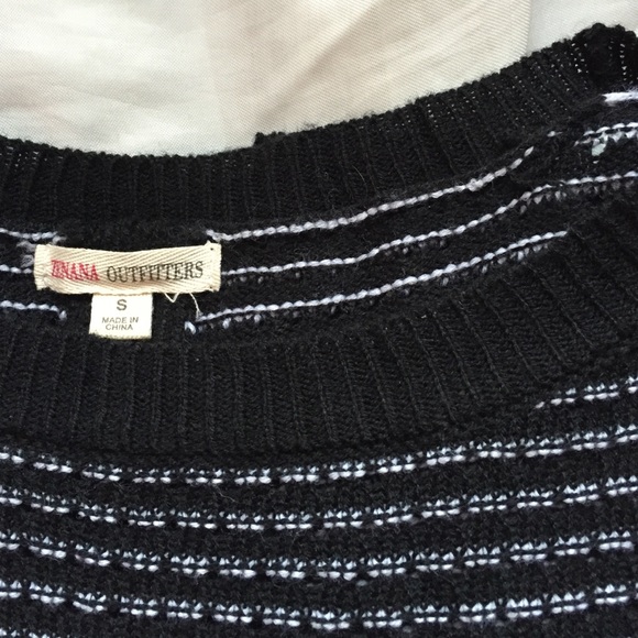 Sweater . - Picture 2 of 3