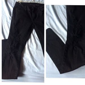 Pacsun bullhead black destroyed denim!