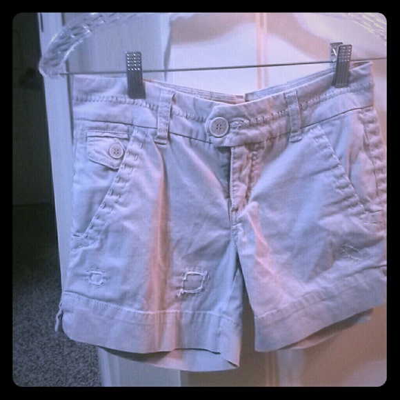 BKE khaki shorts