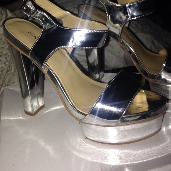 Nine West silver platform shoes size 6 BNIB