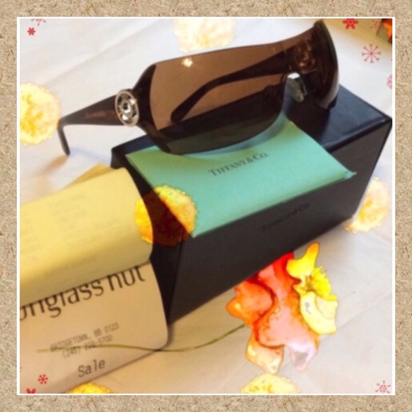 🐶💢 Sale💢 🎉2xHP🎉 5/10/15 / 8/7/15 TIFFANY 👸🏼 - Picture 2 of 3