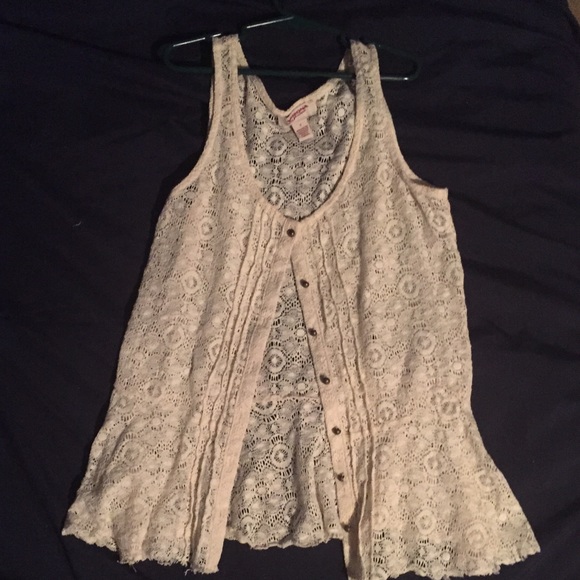 Adorable lace tank! - Picture 1 of 2