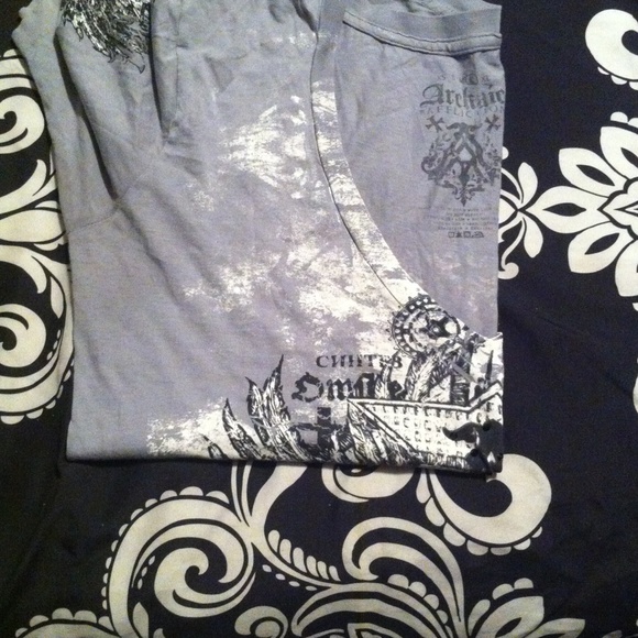 100% Cotton Distressed Tee - Picture 3 of 4