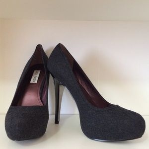 New - STEVE MADDEN Gray Flannel Pumps