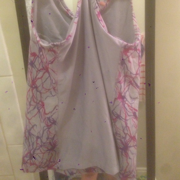 Nike Dri-fit Tank - Picture 3 of 3