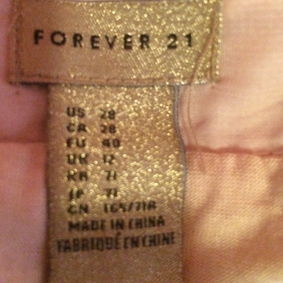 Short peach lace detailed skirt - Picture 3 of 3