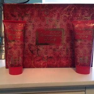 Wonderstruck body lotion and bath gel