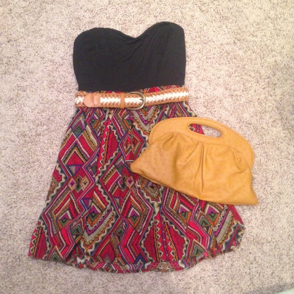 🆕💟Aztec sweetheart cut dress. Strapless.