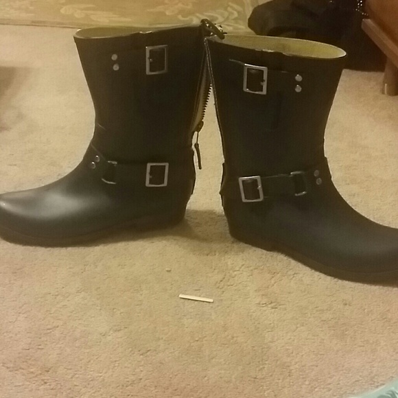 Rain boots